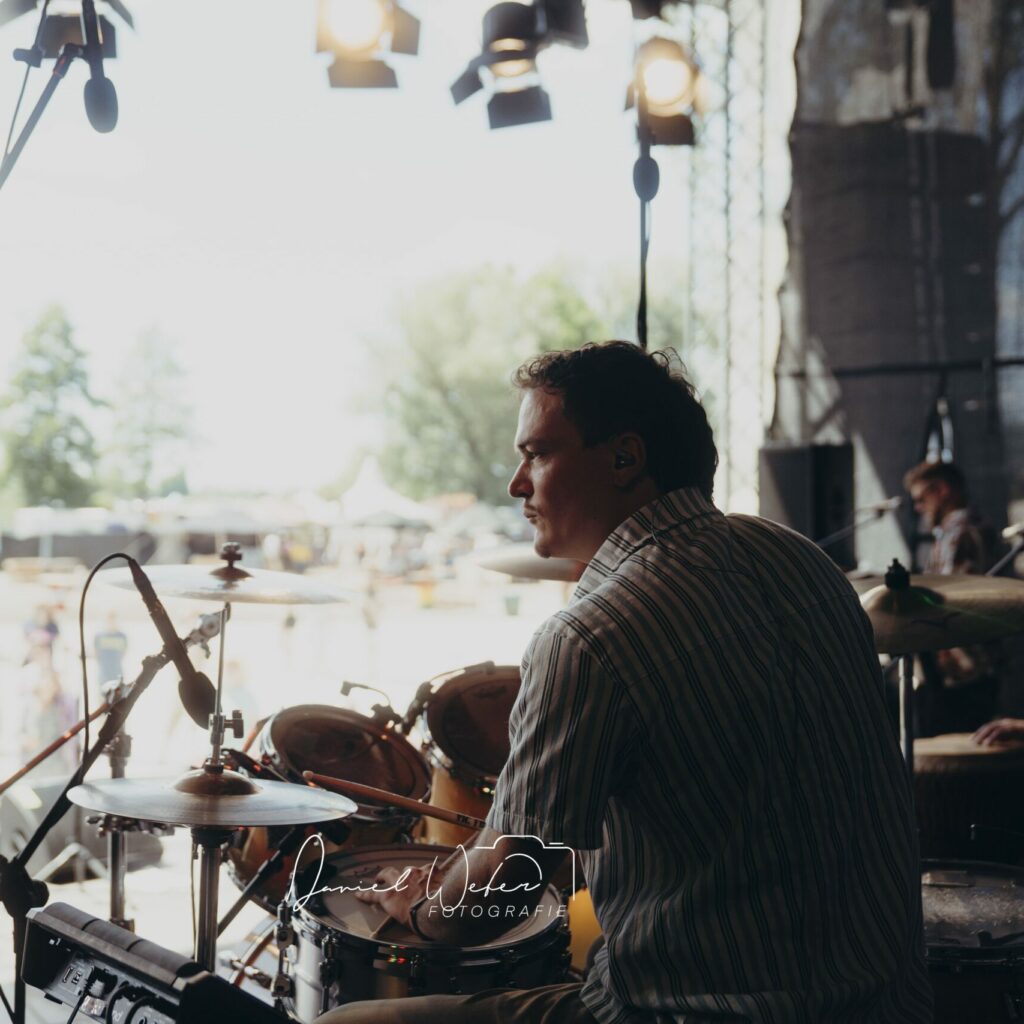 SIMON LEIBFARTH(Drums)
