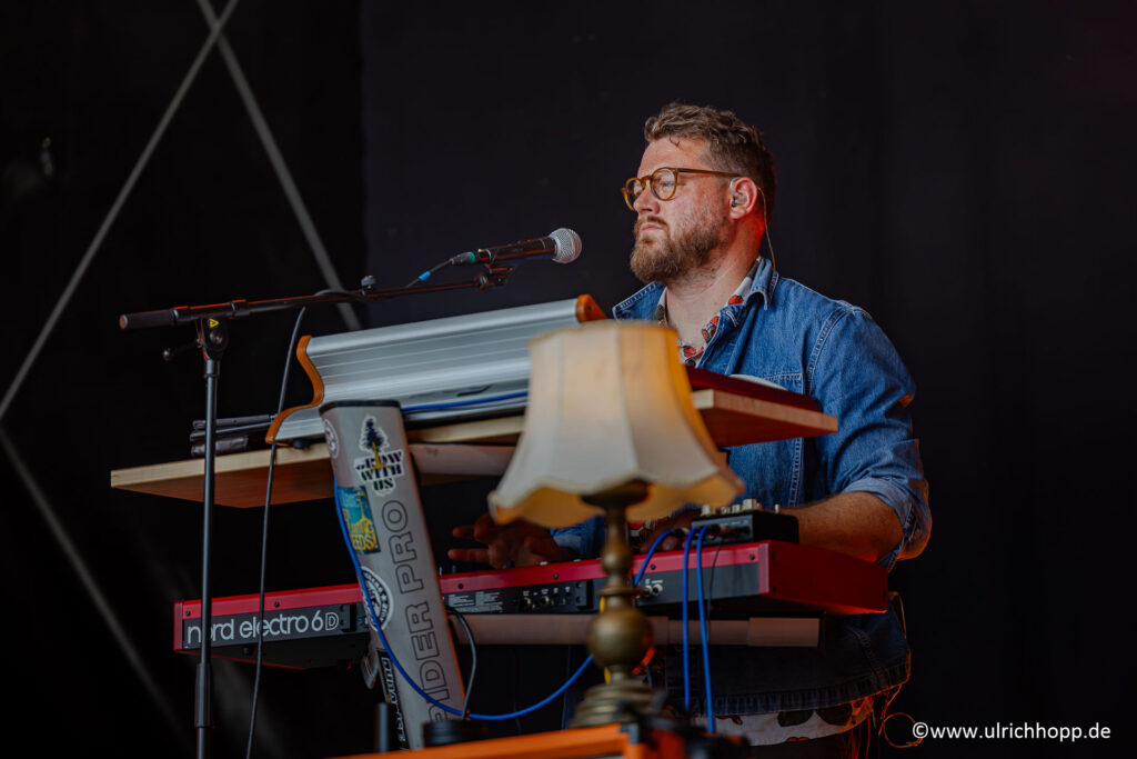 MARTIN HALL(Organ, Moog, Melodica, Backing Voc)
