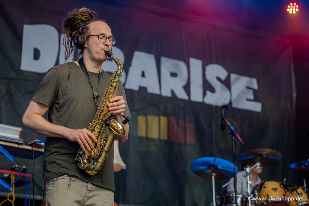 HANNES SCHIERLE(Saxophone)